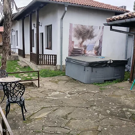 цар калоян Casa de hóspedes *